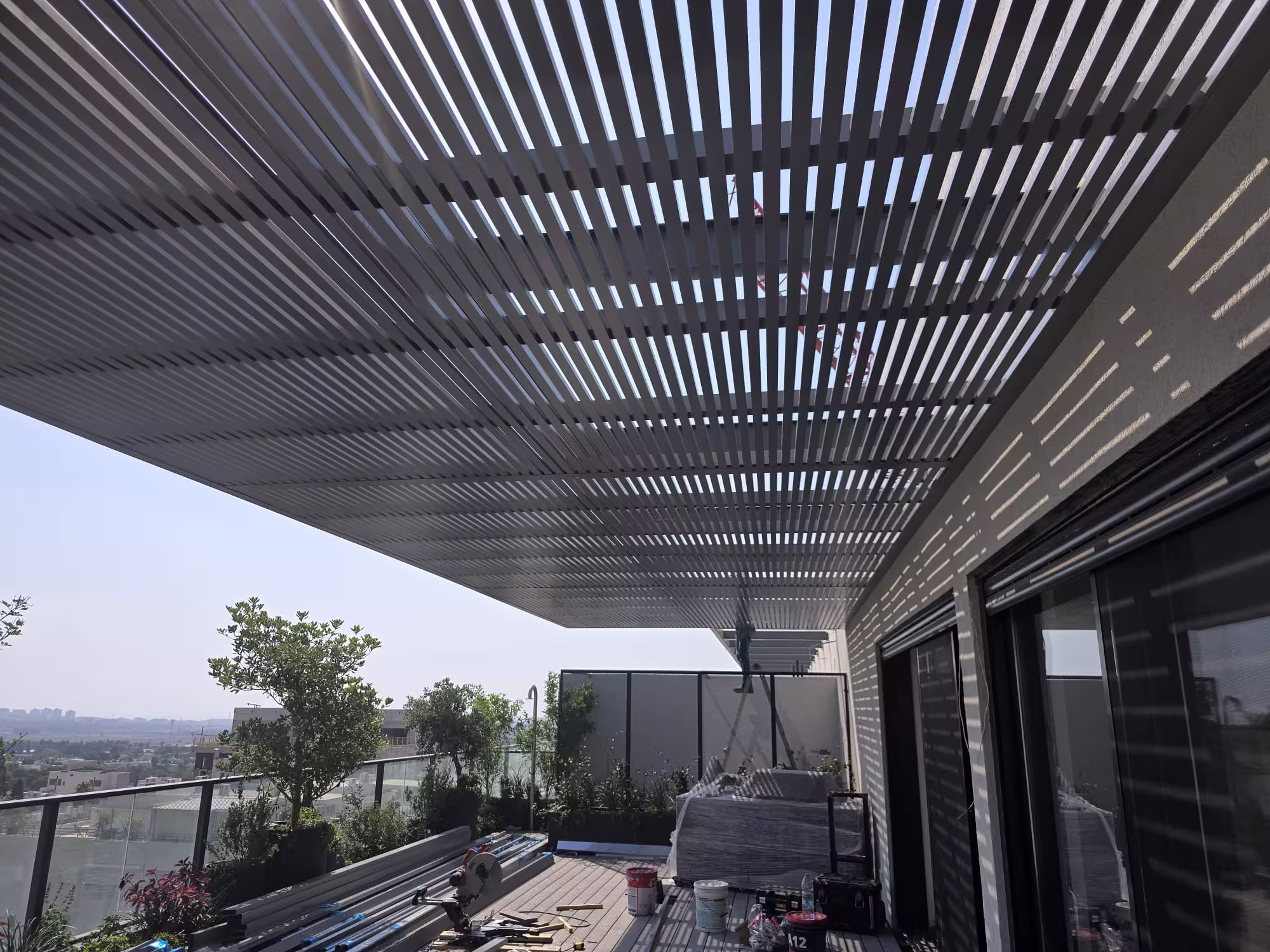 פרגולת אלומניום יוקרתית